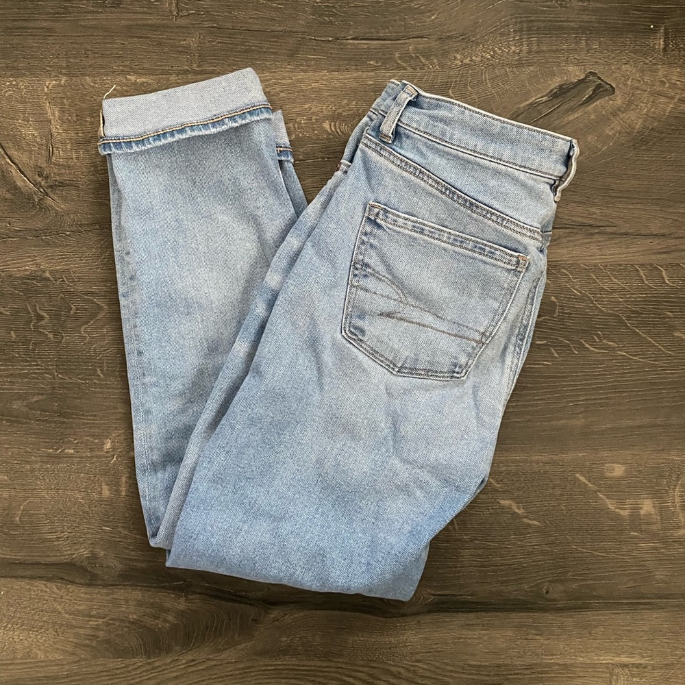 American Eagle Mom Jeans - Straight Leg